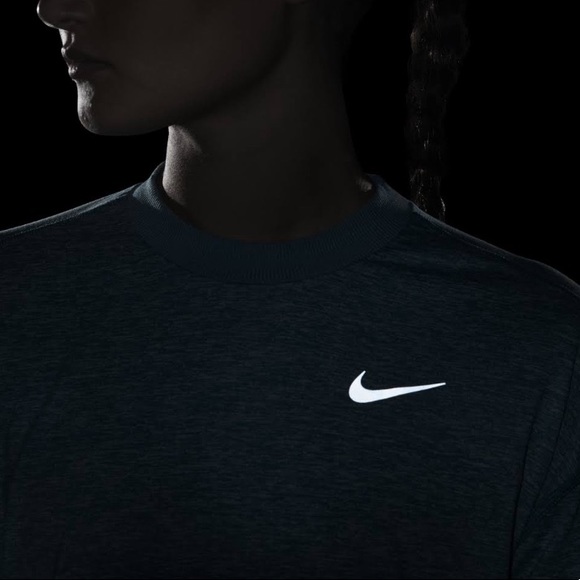 NIKE Element Running Top - Picture 6 of 8